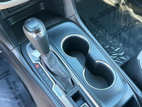 Used 2020 Chevrolet Equinox LS w/ LS Convenience Package image 27