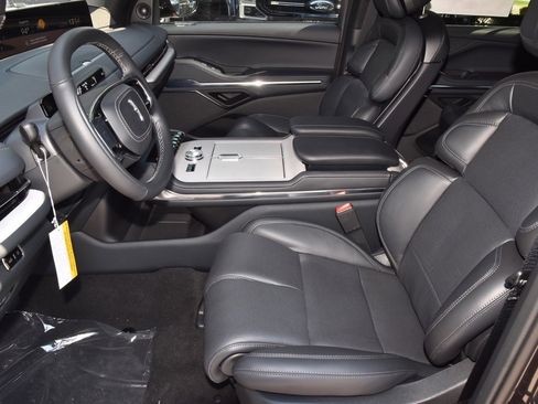 New 2025 Lincoln Navigator Reserve w/ Jet Appearance Package image 13