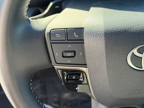 Used 2025 Toyota Camry SE FWD image 21