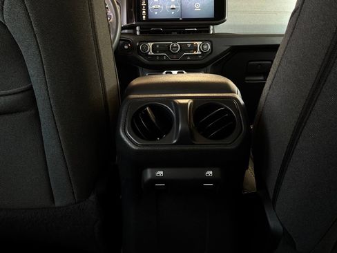 Used 2025 Jeep Wrangler Unlimited Sport AWD/4WD image 12