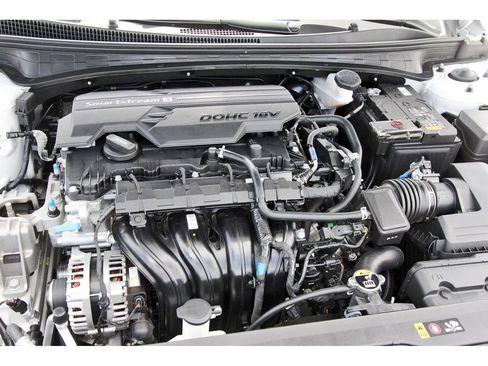 Used 2025 Hyundai Elantra Sport image 34