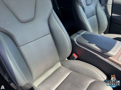 Used 2025 Tesla Model X AWD/4WD image 17