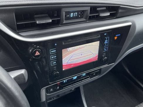 Certified 2018 Toyota Corolla SE FWD image 18
