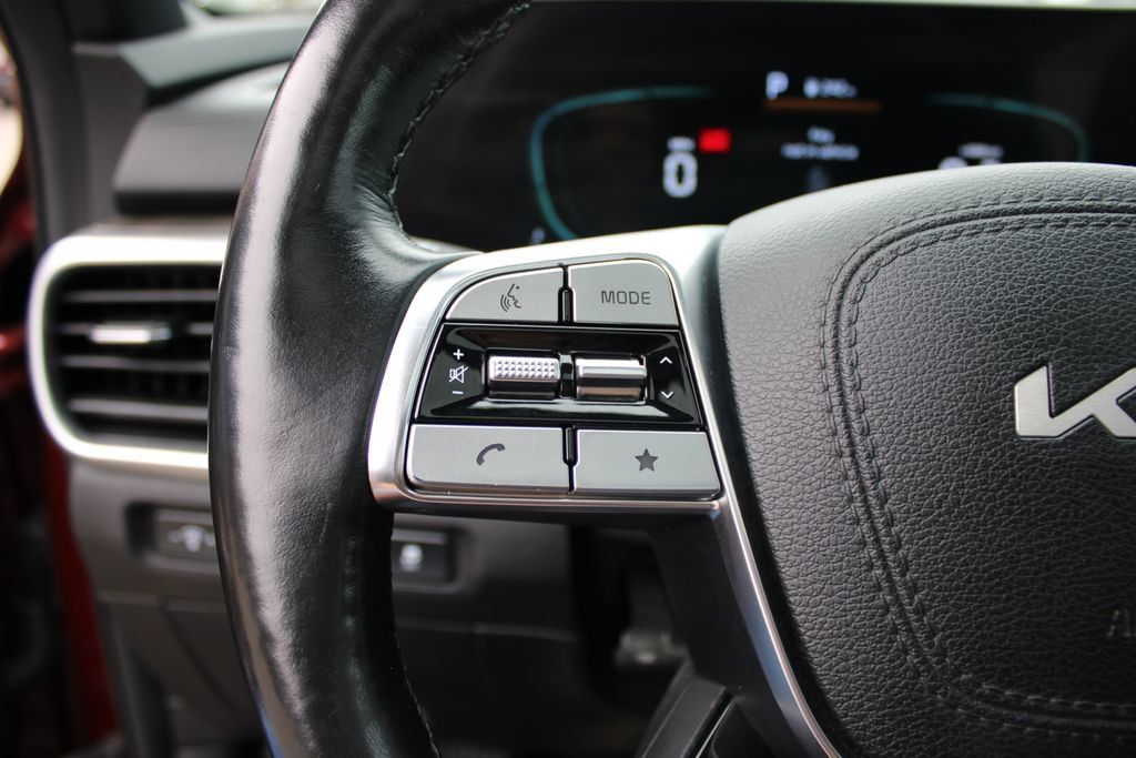Used 2023 Kia Telluride EX w/ EX Captain's Chair Package AWD/4WD image 14