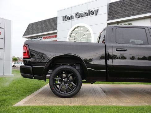 New 2026 RAM 1500 Laramie AWD/4WD image 40