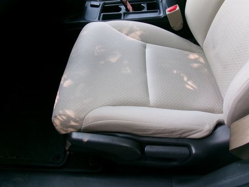 Used 2015 Honda CR-V LX image 12