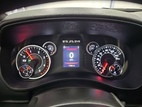 Used 2024 RAM 3500 Tradesman w/ Chrome Appearance Group AWD/4WD image 15