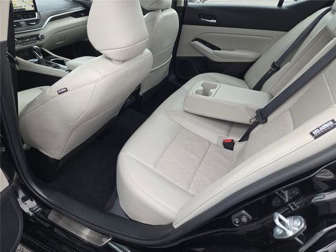 Used 2024 Nissan Altima 2.5 SL image 19