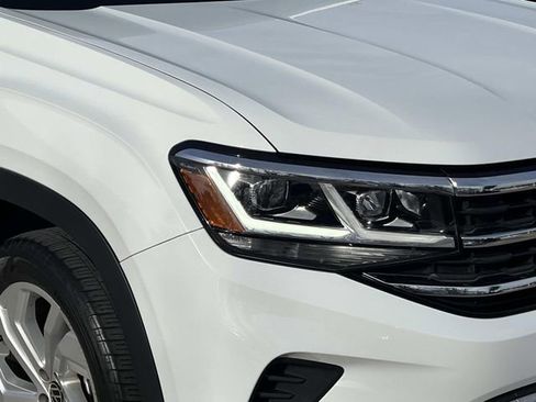 Used 2023 Volkswagen Atlas SE w/ Panoramic Sunroof Package image 7