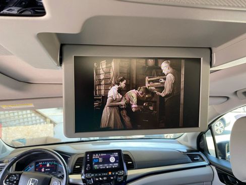 Used 2018 Honda Odyssey Elite image 15