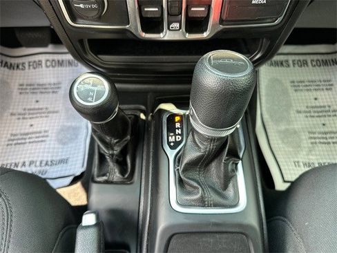 Used 2021 Jeep Gladiator Willys image 18