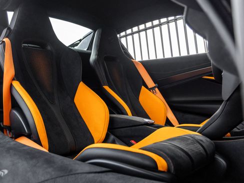 Used 2026 McLaren 750S Spider RWD image 39