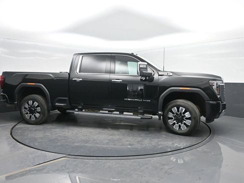 Used 2024 GMC Sierra 2500 Denali w/ Technology Package image 3