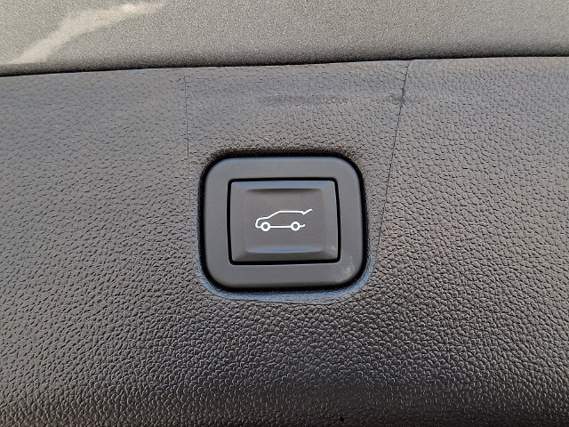 Used 2025 Chevrolet Blazer RS FWD image 29