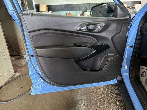 Used 2024 Chevrolet Trax RS w/ Sunroof Package FWD image 13