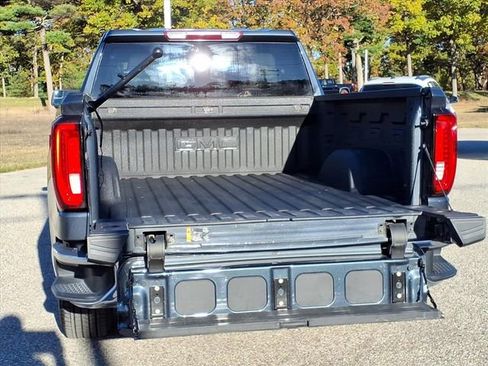 Used 2022 GMC Sierra 1500 SLT image 3