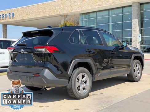 Used 2025 Toyota RAV4 XLE FWD image 19