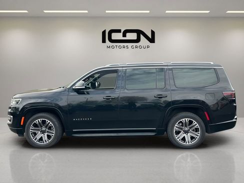 Used 2023 Jeep Wagoneer Series II AWD/4WD image 2