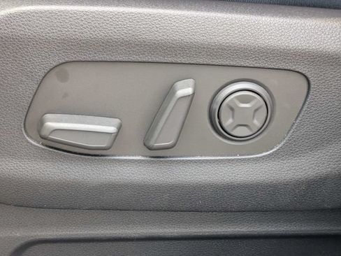 Used 2025 Kia Carnival SX FWD image 20