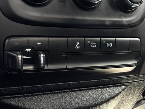 Used 2018 RAM 3500 Tradesman w/ Chrome Appearance Group AWD/4WD image 28