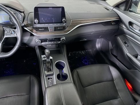 Certified 2019 Nissan Altima 2.0 Platinum FWD image 28