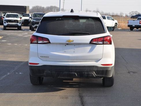 Used 2023 Chevrolet Equinox LS w/ LS Convenience Package image 4