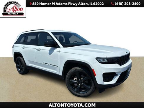 Used 2023 Jeep Grand Cherokee Altitude AWD/4WD image 1