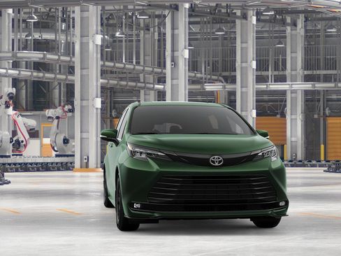 New 2026 Toyota Sienna XLE Woodland Edition AWD/4WD image 18