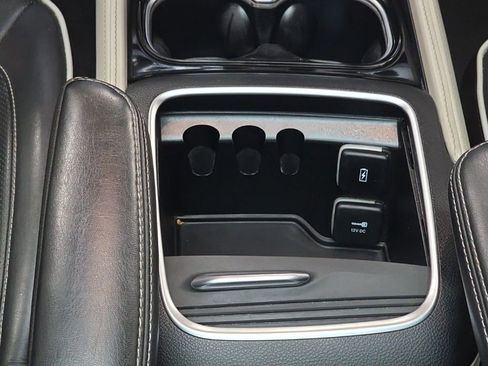 Used 2023 Chrysler Pacifica Limited image 24