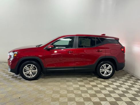 Used 2024 GMC Terrain SLE image 6