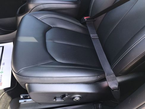 New 2026 Chrysler Pacifica Select image 12