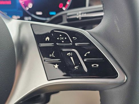 Used 2026 Mercedes-Benz GLC 300 image 28