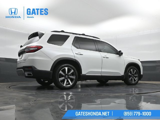 Used 2023 Honda Pilot Touring image 41