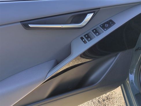 Certified 2025 Kia Niro EX image 21