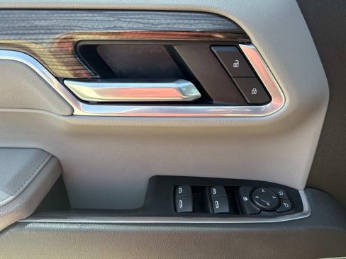 Used 2025 Chevrolet Silverado 1500 LT w/ Z71 Off-Road Package image 19