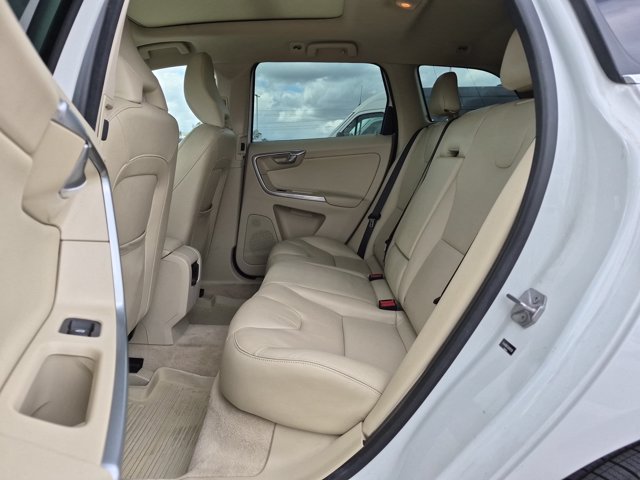 Used 2016 Volvo XC60 T5 Premier FWD image 16