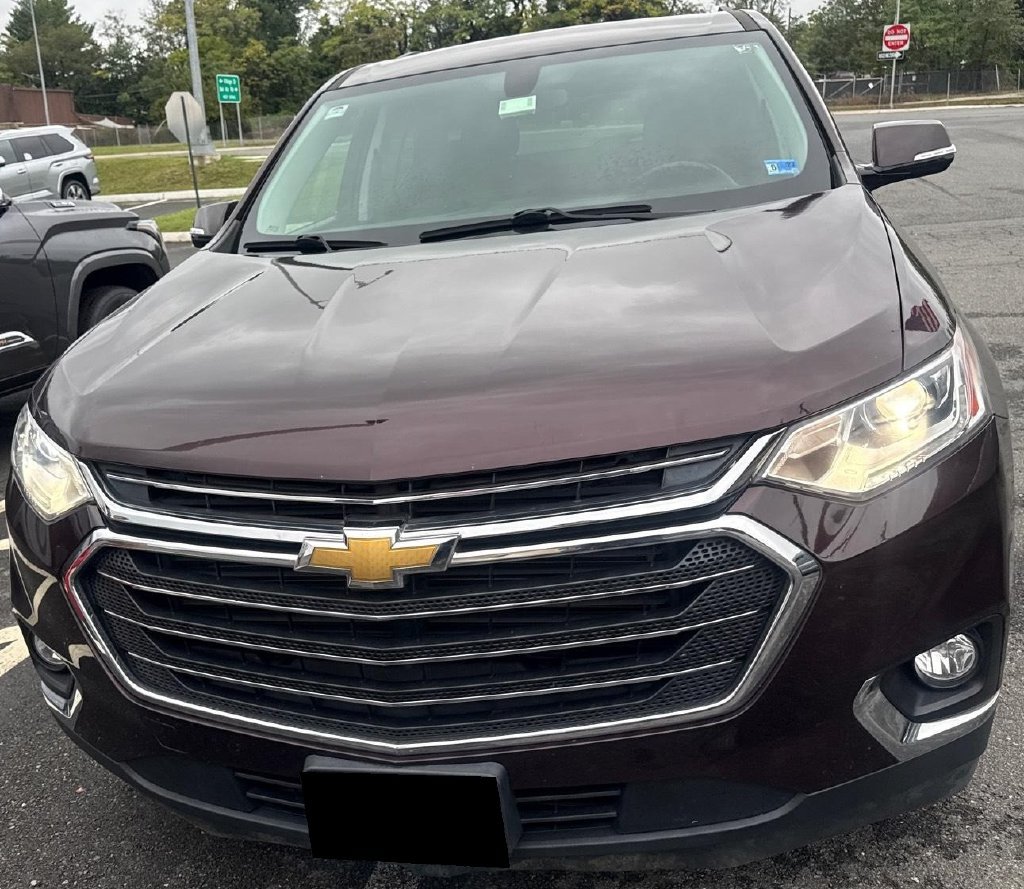 Used 2018 Chevrolet Traverse LT FWD image 2