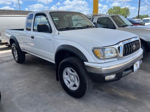 Used 2003 Toyota Tacoma PreRunner RWD image 3