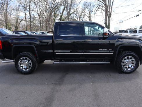 Used 2019 GMC Sierra 2500 Denali w/ Duramax Plus Package image 4