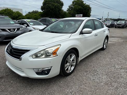 Used 2014 Nissan Altima 2.5 SV w/ Convenience Package FWD image 3