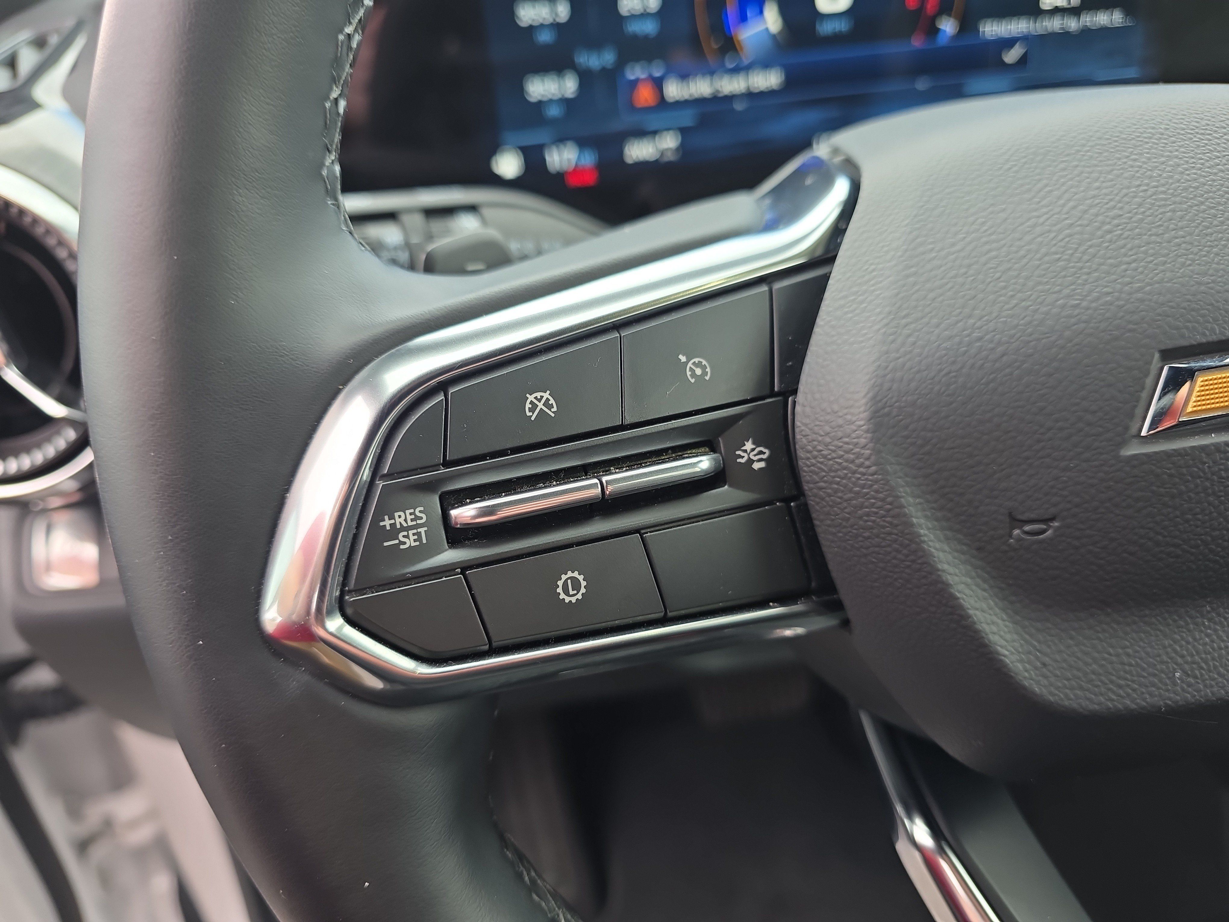 Used 2026 Chevrolet Equinox LT AWD/4WD image 19