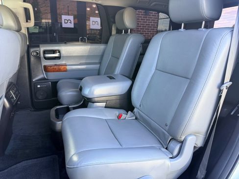 Used 2018 Toyota Sequoia Platinum w/ Carpet Mat Package AWD/4WD image 29