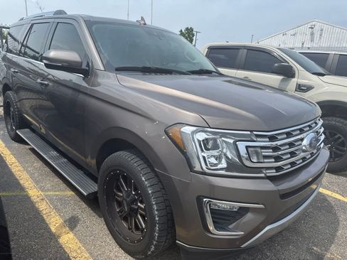 Used 2019 Ford Expedition Limited w/ Equipment Group 301A AWD/4WD image 24