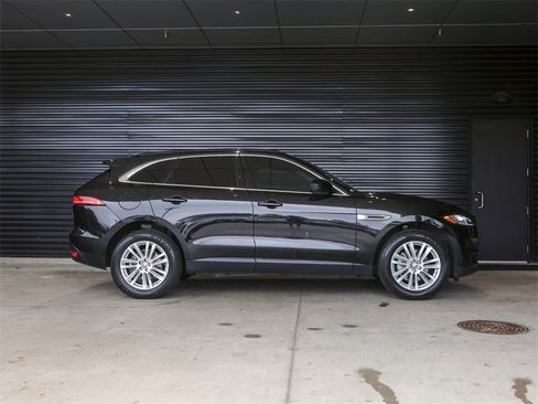 Used 2019 Jaguar F-PACE Prestige image 8
