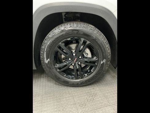 Used 2024 GMC Terrain AT4 w/ LPO, 'HIT The Road' Package AWD/4WD image 43