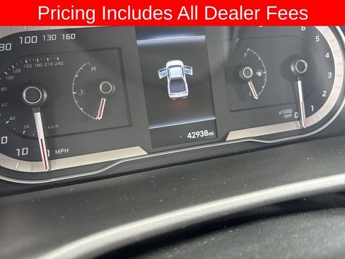 Used 2023 Hyundai Santa Cruz SEL FWD image 3