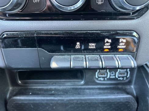 Certified 2023 RAM 1500 Big Horn AWD/4WD image 32