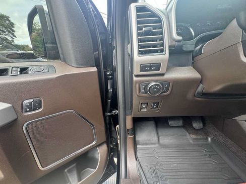 Used 2018 Ford F150 King Ranch w/ Equipment Group 601A Luxury AWD/4WD image 15