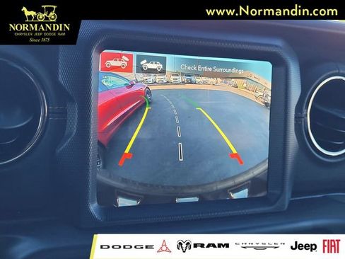 Used 2022 Jeep Wrangler Unlimited Sahara AWD/4WD image 10