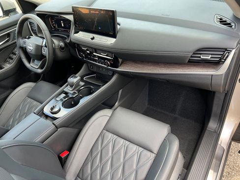 New 2026 Nissan Rogue Platinum AWD/4WD image 14
